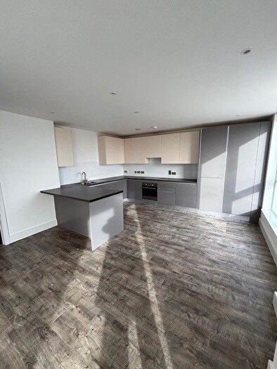 3 Bedroom Flat To Rent In Churchfield Road, London, W3