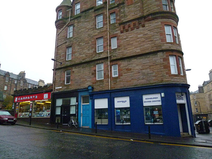 1 Bedroom Flat To Rent In Yeaman Place, Merchiston, Edinburgh, EH11