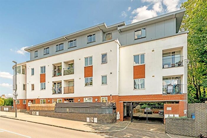 2 Bedroom Flat For Sale In Chudleigh Road, Brockley, SE4
