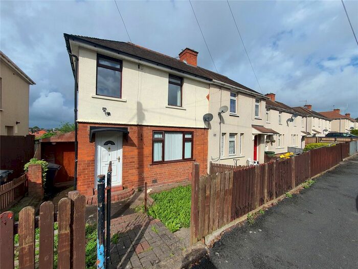 3 Bedroom Semi-Detached House To Rent In Maple Avenue, Worcester, Worcestershire, WR4