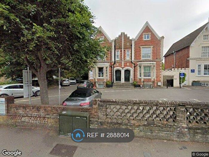 Studio To Rent In London Road, Guildford, GU1