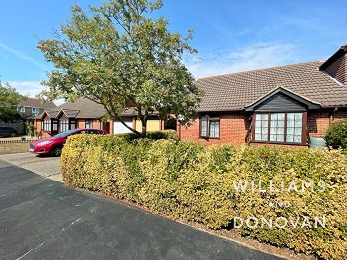 2 Bedroom Semi-Detached Bungalow To Rent In Princess Gardens, Rochford, SS4