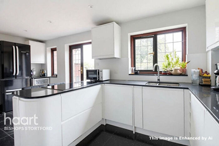 4 Bedroom Link Detached House For Sale In Winchester Close, Bishop's Stortford, CM23