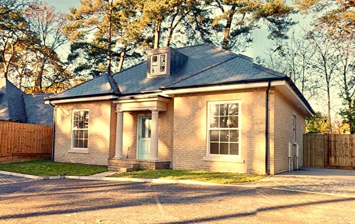 3 Bedroom Detached House For Sale In Coppice Mews, Woolsbridge Road, BH24