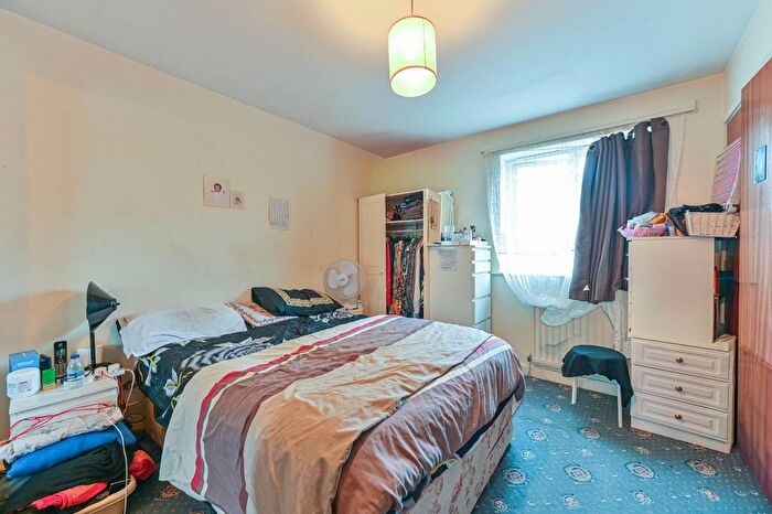 2 Bedroom Terraced House For Sale In Chandler Way, Peckham, London, SE15