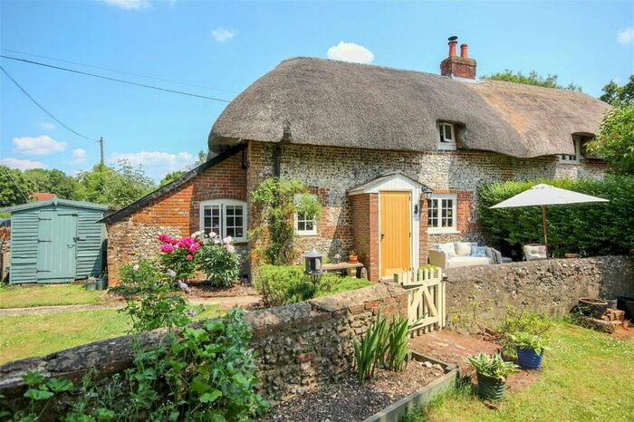 2 Bedroom Cottage For Sale In Pond Cottage, Upper Wield, Alresford, SO24