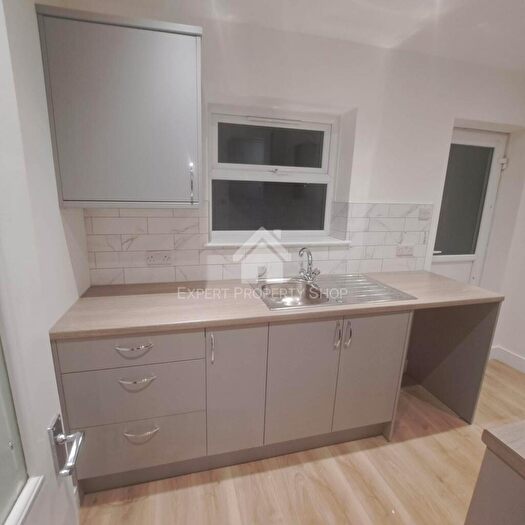 2 Bedroom Terraced House To Rent In Kilton Road Worksop, S80