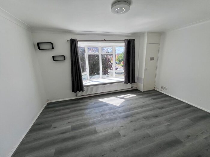 2 Bedroom Flat To Rent In Harmondsworth Road, West Drayton, UB7