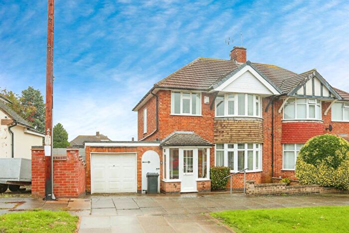 3 Bedroom Semi-Detached House For Sale In Woodnewton Drive, Leicester, LE5