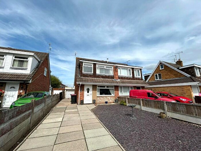 3 Bedroom Semi-Detached House For Sale In Summertrees Road, Great Sutton, CH66