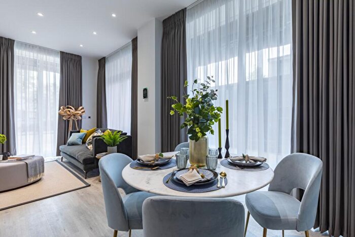 1 Bedroom Apartment For Sale In Cooks Road, Stratford, London, E15
