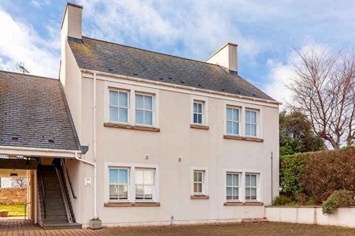 3 Bedroom Flat For Sale In Lamont Terrace, Crail, Anstruther, KY10