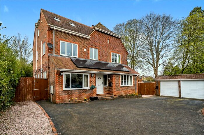 5 Bedroom Detached House To Rent In The Harrow Way, Basingstoke, Hampshire, RG22