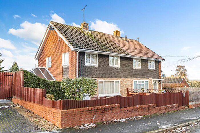 2 Bedroom Semi-Detached House To Rent In Balmoral Avenue, Banbury, OX16