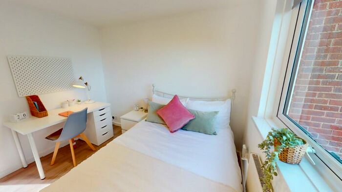 4 Bedroom House To Rent In Rosebarn Park, EX4