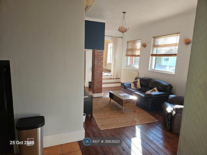 2 Bedroom Flat To Rent In Thurcroft, Rotherham, S66