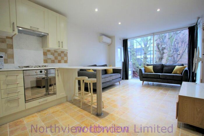 1 Bedroom Flat To Rent In Crouch Hall Road, Crouch End, N8
