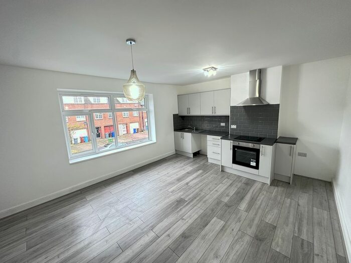 2 Bedroom Flat To Rent In Burnage Lane, Manchester, M19