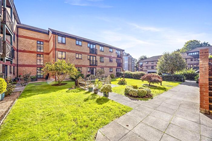 1 Bedroom Flat For Sale In Tongdean Lane, Withdean, Brighton, BN1