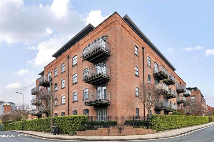 2 Bedroom Flat To Rent In Home, Chapeltown Street, Manchester, M1