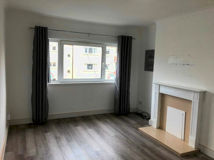 3 Bedroom Flat To Rent In Nethercairn Road, Mansewood, Glasgow, G43