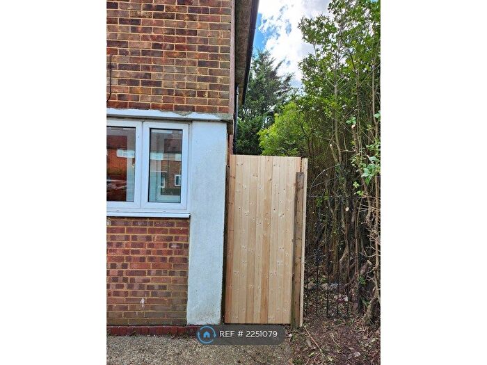 3 Bedroom Semi-Detached House To Rent In Bedfont Close, Feltham, TW14