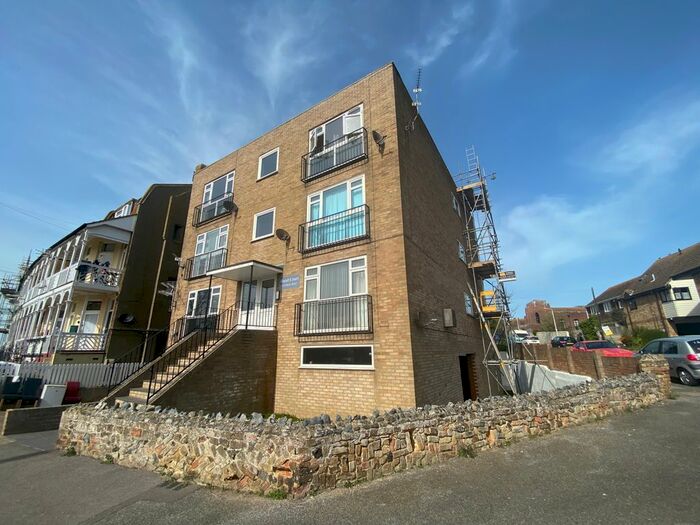 1 Bedroom Flat To Rent In Minnis Road, Birchington, CT7