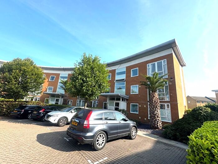 1 Bedroom Flat To Rent In Grimsby Grove, London, E16