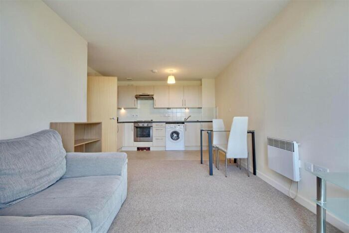 2 Bedroom Flat To Rent In The Round House, Gunwharf Quays, Portsmouth, PO1