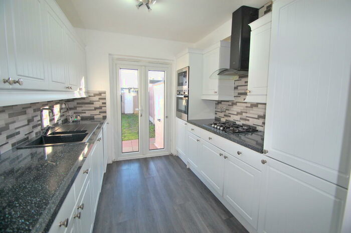 3 Bedroom House To Rent In Bramblewood Close, Carshalton, Surrey, SM5