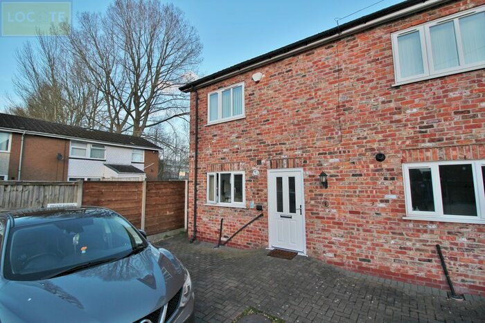 3 Bedroom End Of Terrace House For Sale In Warburton Lane, Partington, Manchester, M31