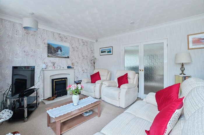 4 Bedroom Link Detached House For Sale In Milton Road, Milborne St. Andrew, Blandford Forum, DT11