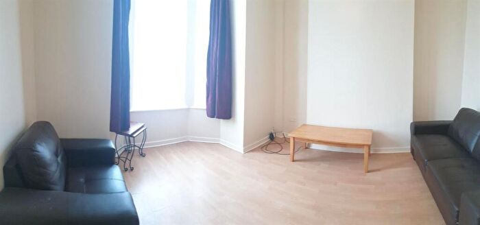 1 Bedroom Flat To Rent In Slade Lane, Manchester, M13