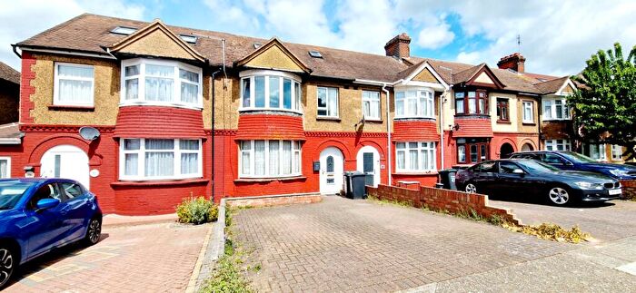 4 Bedroom Terraced House For Sale In Barr Road, Gravesend, Kent, DA12
