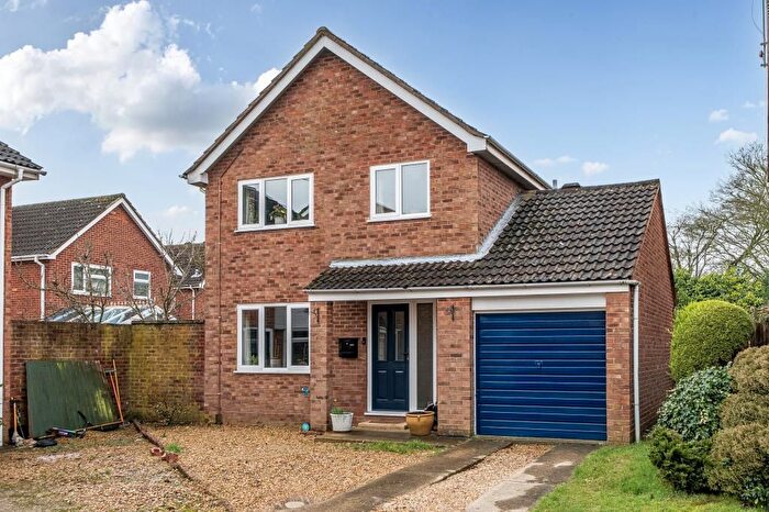 3 Bedroom Detached House For Sale In Fairford Way, Bicester, Oxfordshire, OX26