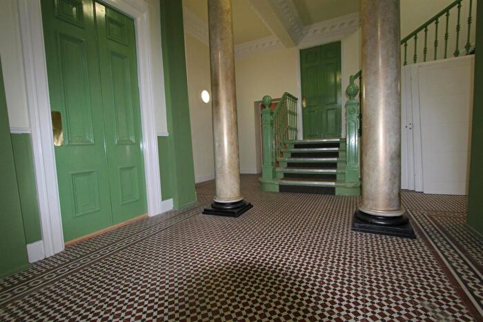 2 Bedroom Apartment To Rent In B Pilmuir Street, Dunfermline, KY12
