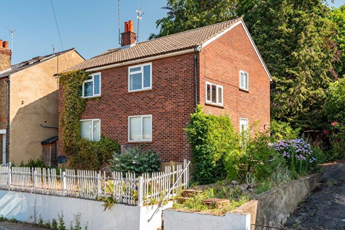 2 Bedroom Flat For Sale In Wellington Street, Hertford, SG14