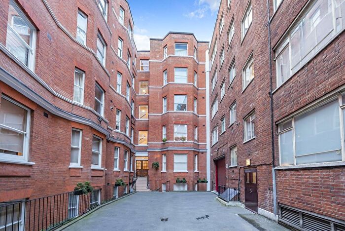 2 Bedroom Flat To Rent In Buckingham Gate, Victoria, London, SW1E