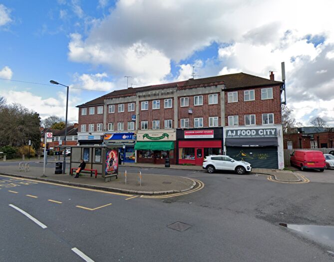 2 Bedroom Flat To Rent In Cannon Lane, Pinner, HA5