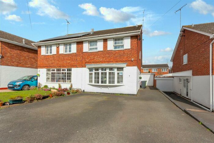 3 Bedroom Semi-Detached House For Sale In Elmdale Drive, Kidderminster, DY10