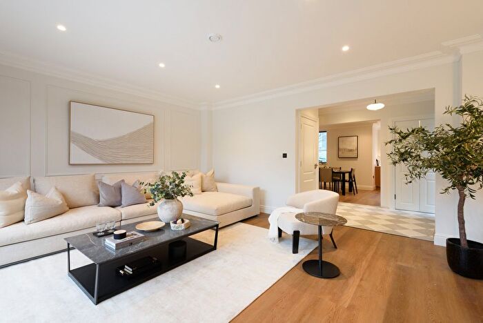 5 Bedroom End Terrace House For Sale In Clubhouse Residences, Ealing, W5