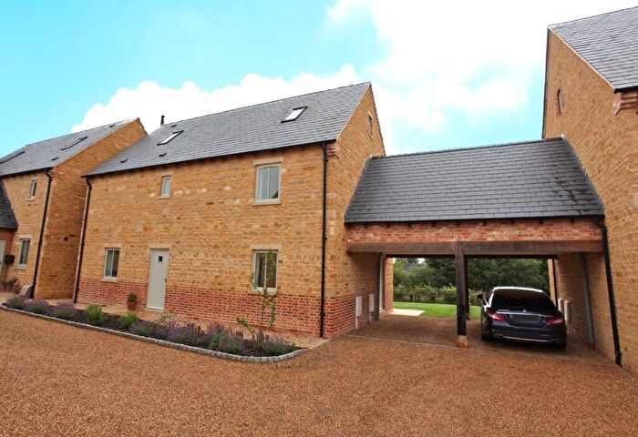 4 Bedroom Detached House To Rent In The Elms, Silverstone, Northants, NN12
