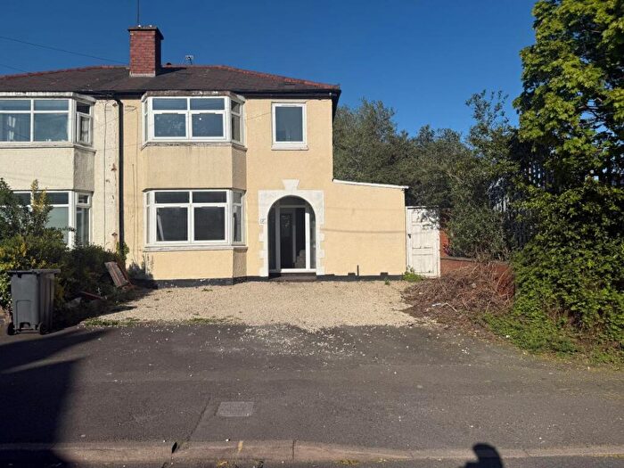 3 Bedroom Semi Detached House For Sale In Horseley Road, Tipton, DY4