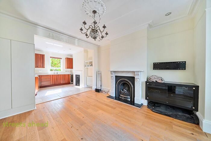 4 Bedroom Flat To Rent In Becondale Road, London, SE19