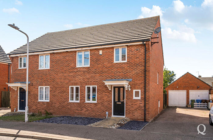 3 Bedroom Semi Detached House For Sale In Maylam Gardens, Sittingbourne, Kent, ME10