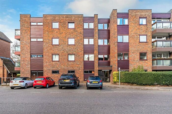 2 Bedroom Apartment For Sale In Station Road West, Oxted, RH8
