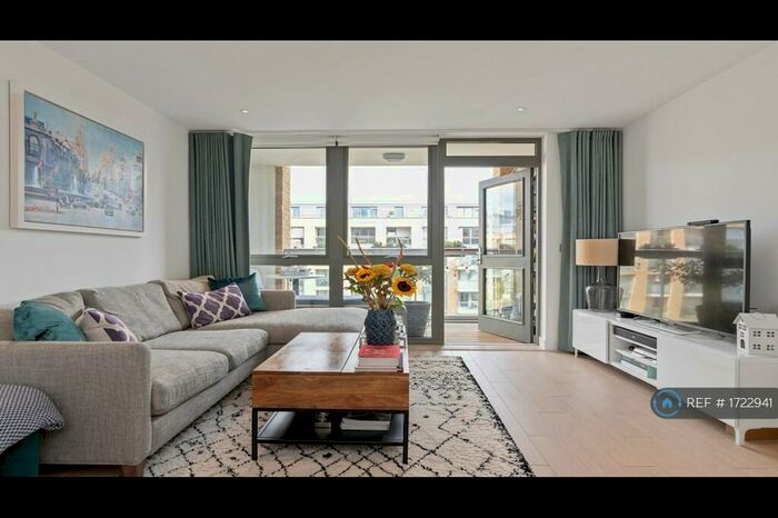 2 Bedroom Flat To Rent In Canalside Square, London, N1