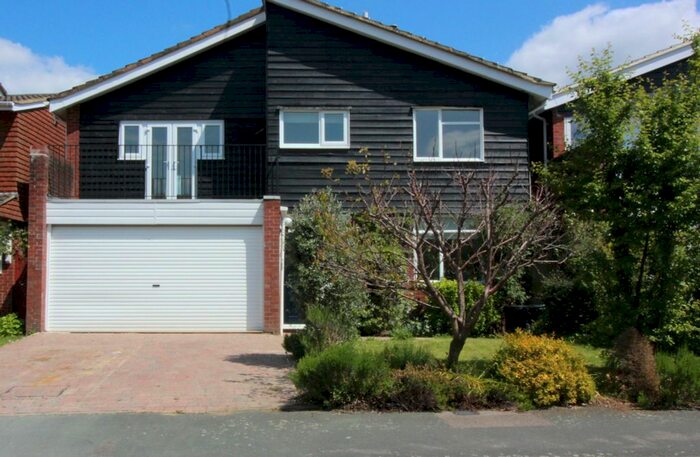 5 Bedroom Detached House To Rent In Chesterfield Drive, Sevenoaks, TN13