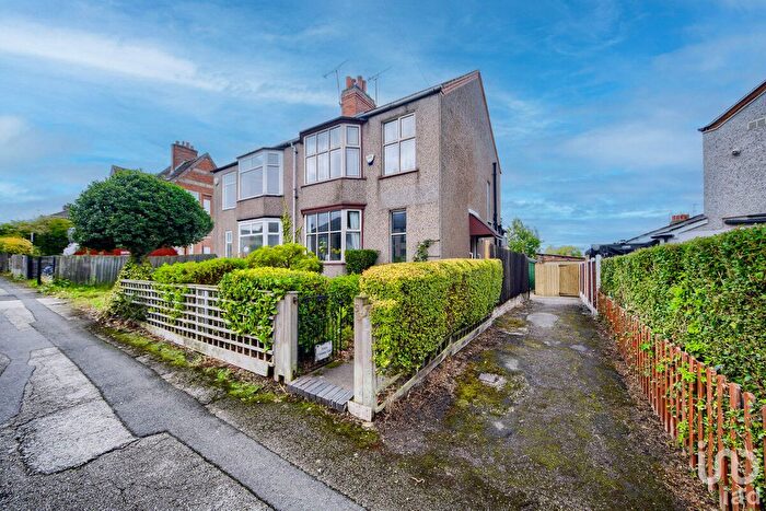 3 Bedroom Semi-Detached House For Sale In Cheveral Avenue, Coventry, CV6