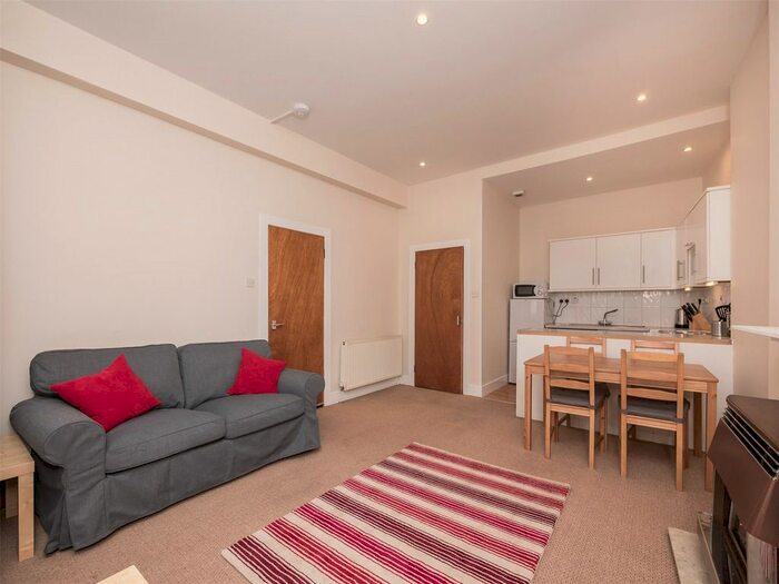 1 Bedroom Flat To Rent In Broughton Road, Edinburgh, EH7